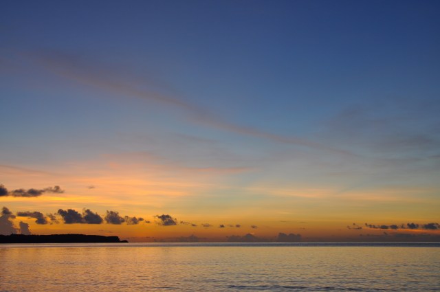 Darling you gotta let me know  Should I stay or should I go?  If you say that you are mine  I'll be here til the end of time  So you got to let know  Should I stay or should I go? 