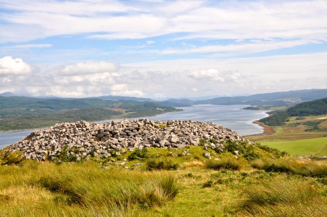 There are two forts on top of Dun Skeig. This is the modern one.