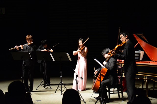 Did you know that there are no less than 3 performance harpsichord for hire in Okinawa? Black, pink or dayglo orange.