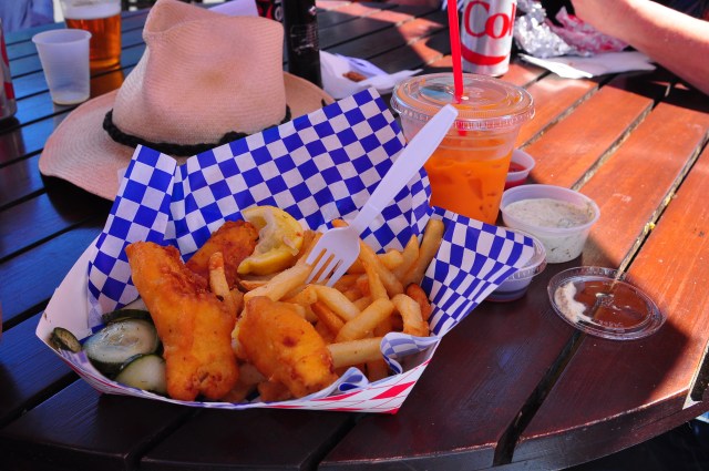 This was advertized as Icelandic Cod Tempura with Iced Tea. We would call t Fishand Chips in Scotland