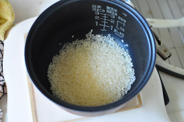 Japanese rice is round and cuddly rather than slim and elegant. This suits my taste at my time of life