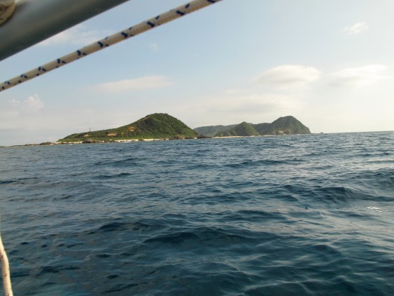 We are completely wrong. These are just baby islands . The big boys are another 15 kms away.