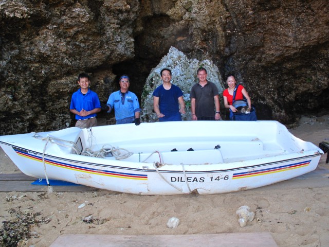 resurrection men, woman and Main Coon